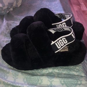 BLACK UGG YEAH SLIDES